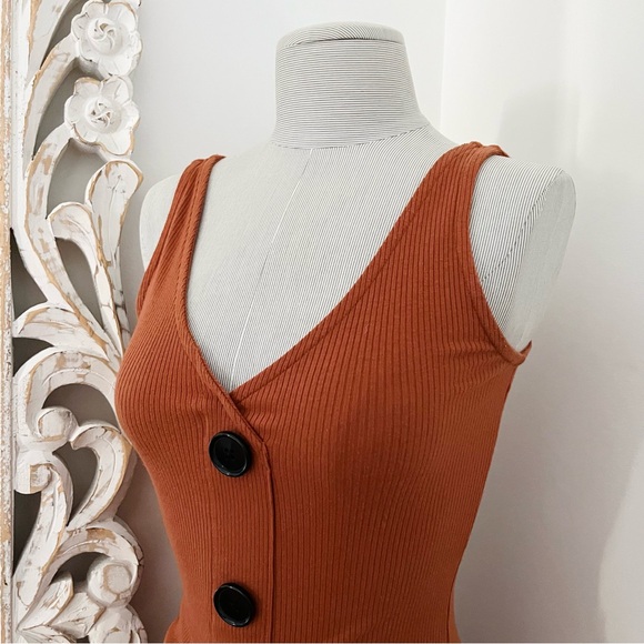 Buttoned Midi Dress - Picture 5 of 8